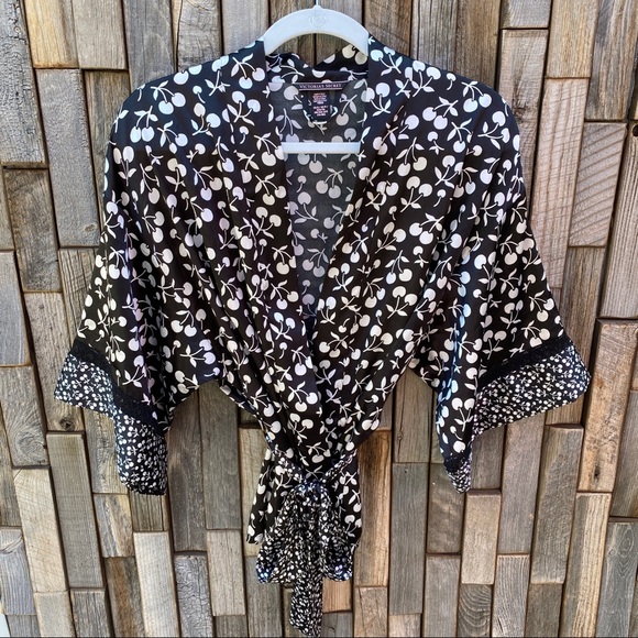 Victoria's Secret Other - Victoria’s secret cherry black robe tie XS small